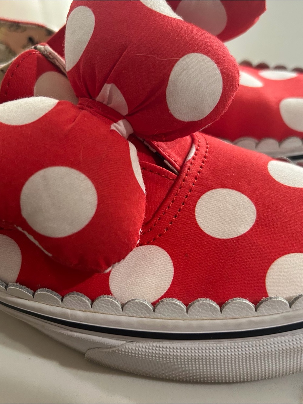 Women’s *Minnie Mouse* Vans - Picture 3 of 6